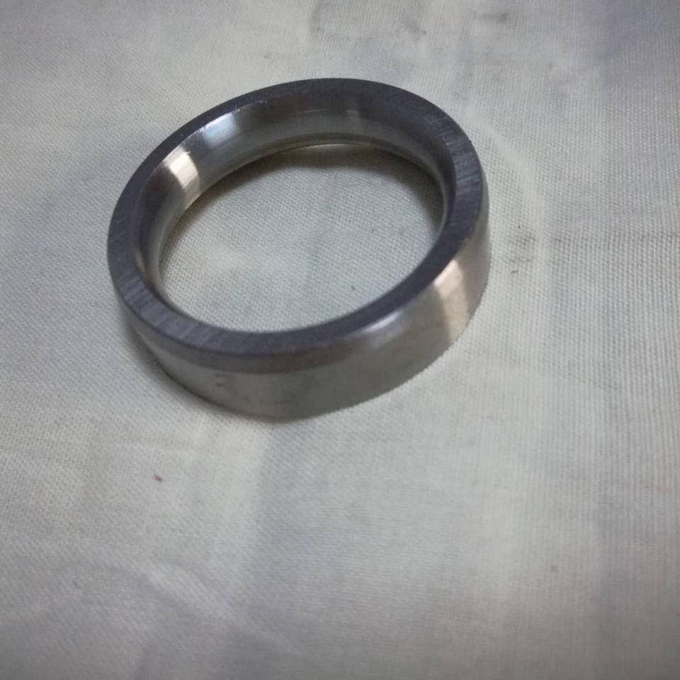 Exhaust valve seat ring